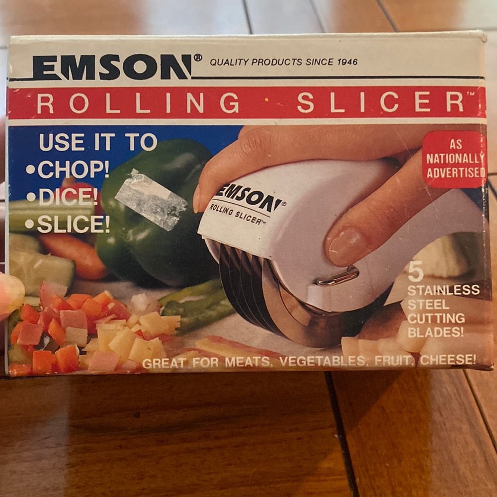 Never been used - Rolling Slicer by Emson. Vintage piece!